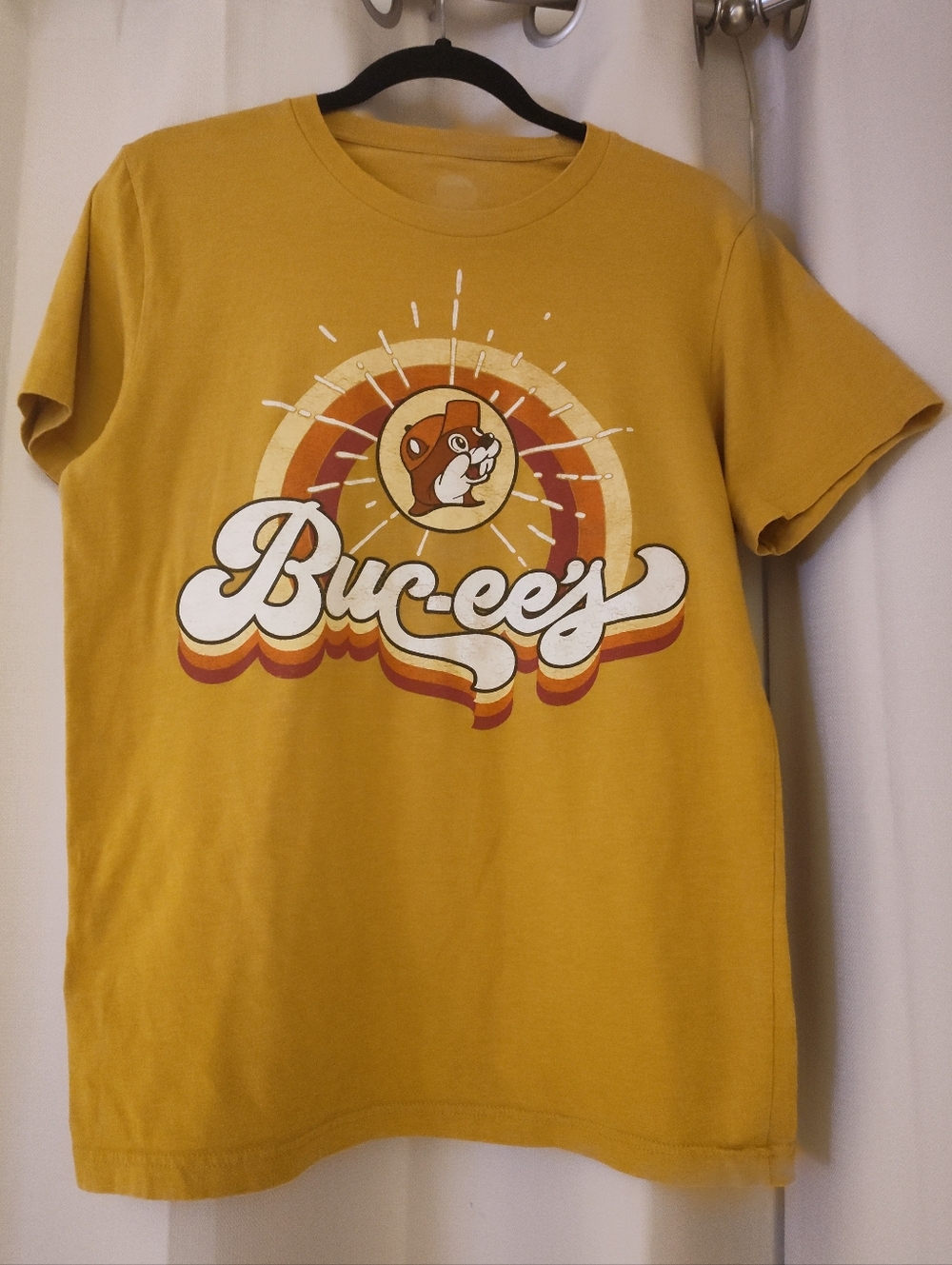 Buc-ee's Retro 70s Distressed Look Graphic Logo Tee Shirt Crew Neck Adult AM